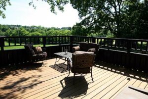 Read more about the article Wood Decks Versus Composite Decks: The True Pros and Cons