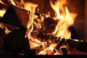 Read more about the article Worried About Fireplace Residue? Check Out the Cleaner Ethanol Based Alternative