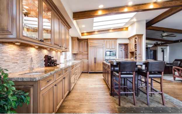 Photo of a luxury kitchen in an open concept home