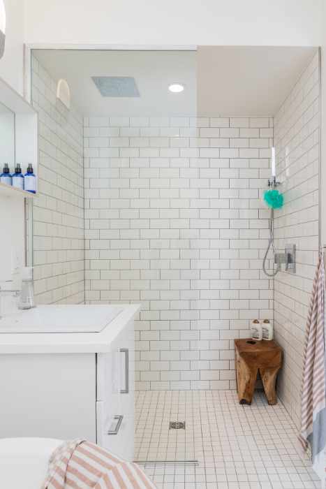 Photo of a small but nicely updated bathroom - 7 Tips to Make a Small Bathroom Feel Larger