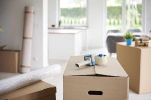 Read more about the article 7 Daily Strategies to Stay Organized While Moving: Keeping Your Home and Head Clear
