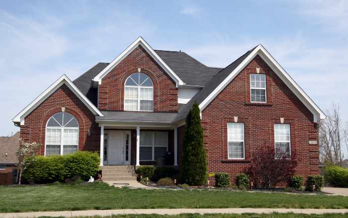 Photo of a house in Tucker Lake Estates - Buying and Selling a Home in Louisville: How to Plan the Move Between Them